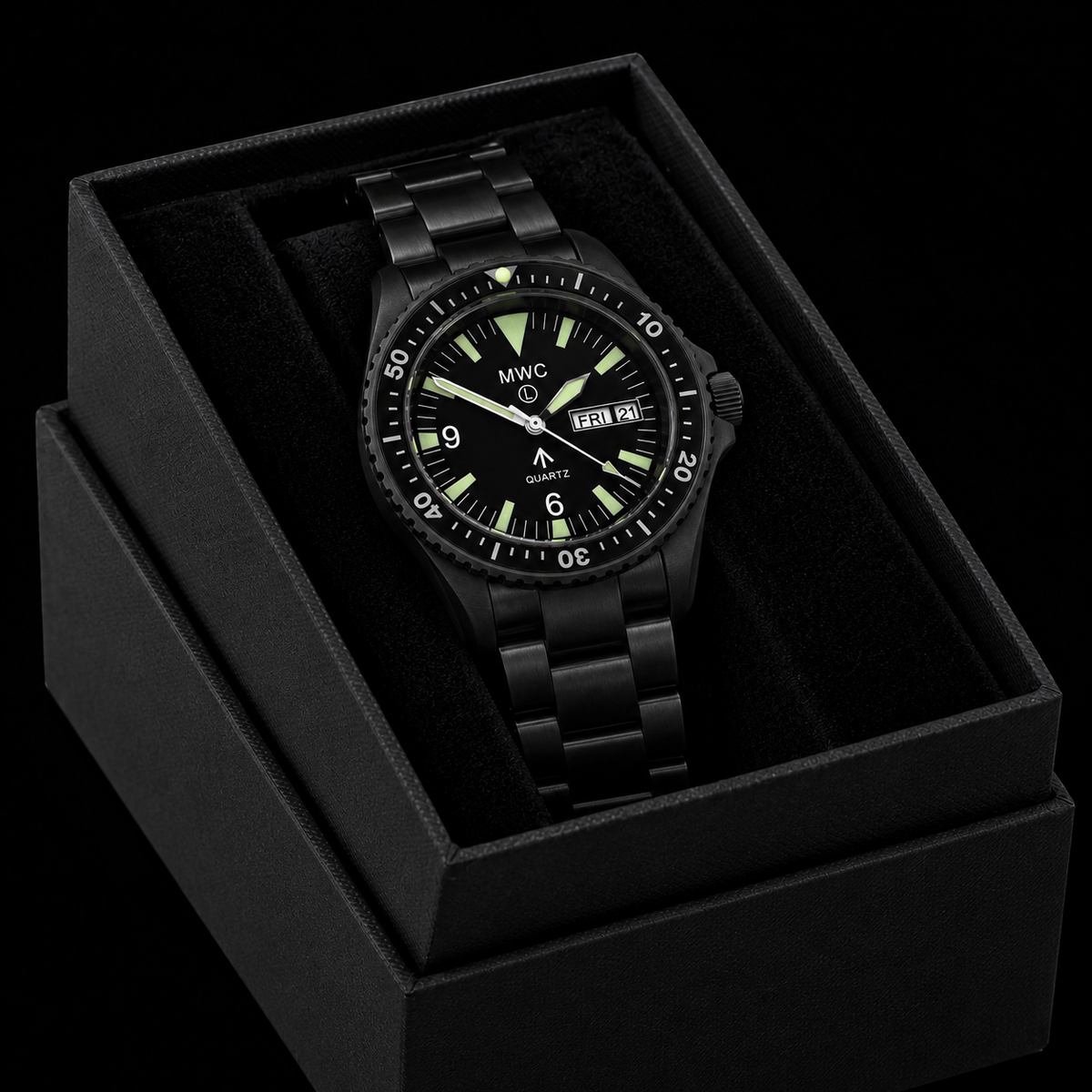 MWC 1999-2001 Pattern Quartz Day/Date Military Divers Watch with PVD Stainless Steel Case and Sapphire Crystal on a Matching Bracelet